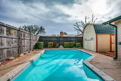 Image de Colony Retreat with Pool near Grandscape