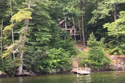 Image de Lakefront Traditional 4-bedroom cottage in Frye Island