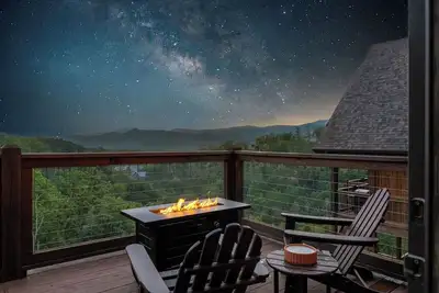 Image de Epic Mountain Views, Cozy Cabin, Theater & Pool
