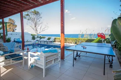 Image de The Secret to Enjoying Your 5 Star Villa close to the Beach in Famagusta, Famagusta Villa 1025