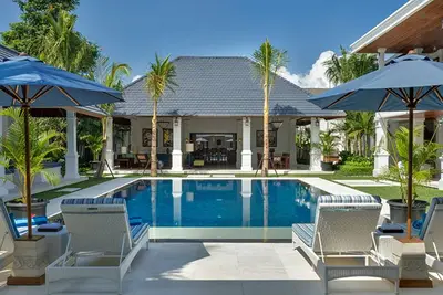 Image de Your Holiday in Seminyak staying in a 5 Star Villa, Bali Villa 2128