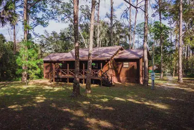 Image de Entire Cabin at peaceful Retreat in Christmas, Fl -Ac/Sleeps 6.