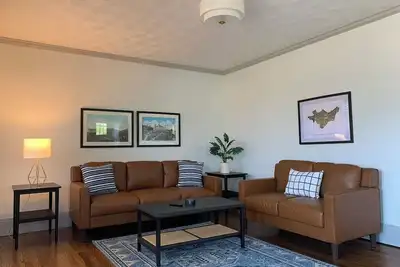 Image de Renovated In-Town Bungalow in French Lick