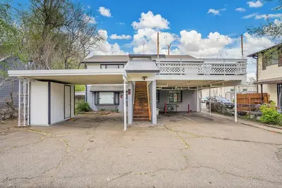 Image de Downtown Boulder spacious 2-bedroom apartment in Boulder with a carport