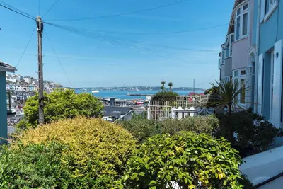 Image de 2 chambres à coucher à Brixham