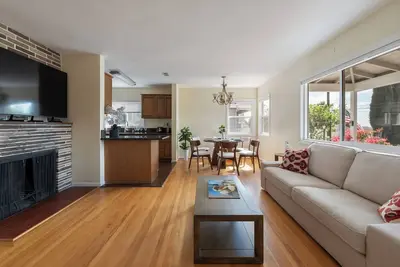 Image de Spacious 4-bedroom house in lovely La Crescenta-Montrose