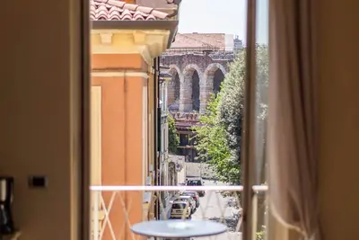 Charming abode with Arena view | 3 cam. 6 guests