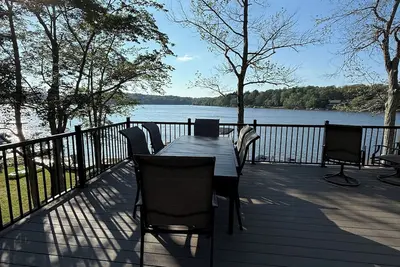 Image de New Lakefront Retreat | Huge Deck, Kayaks, Views