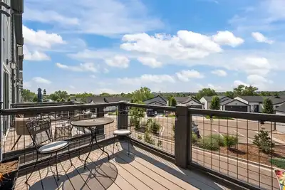 Image de New Listing! Scenic Townhome | Views, Trails & Near Downtown
