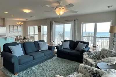 Image de Top Floor Gulf Front Condo- An Unforgettable View!