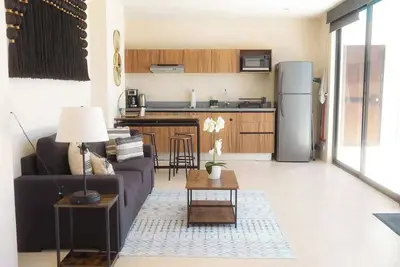 Tropical Ph, private pool + excellent location