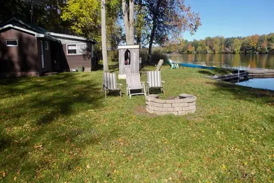 Image de Charming Riverside Cottage Retreat in Historic Merrickville, Ontario