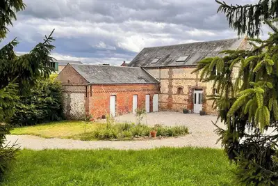 Image de logement de 4 chambres à la campagne entre Beauvais (25kms) et Rouen (50kms)