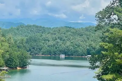 Image de Fall Sale! Lake Mtn view! Near Tail of the Dragon, Noc, Tsali, Hot Tub, Pets Ok