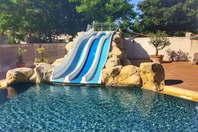 Image de ZEcamping 5* piscine couverte club enfant hammam locatif Tv 51m2