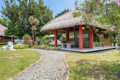 Image de Lantern House at Lili Cliff