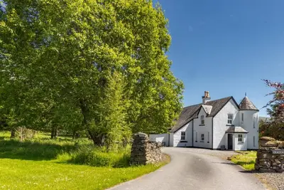 Image de Loch Tay, Estate House with Panoramic Vistas