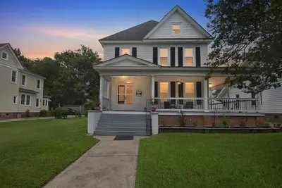Image de New! Historic Elegance in the Heart of Elizabeth City
