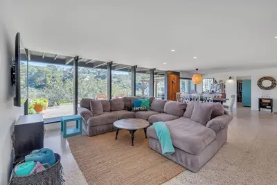 Image de Coastal Canyon 5br Retreat w Spa