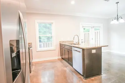 Image de Modern Charm Meets Practical Living at Pinewood Place Townhomes