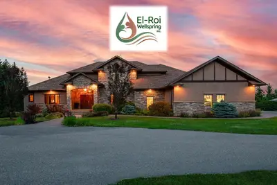 Image de Beautiful, large green area, luxurious rooms, halls for workshops and events