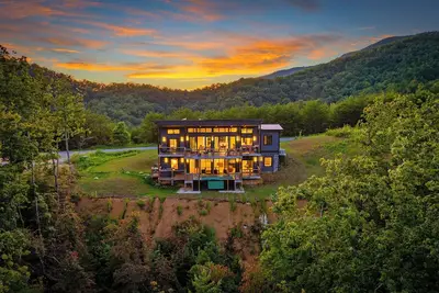 Image de Smoky Vista / Hot Tub & Mountain Views