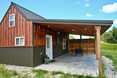 Image de Quiet, peaceful cabin in the rolling hills of the Ozarks