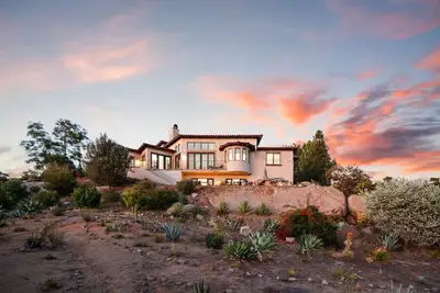 Image de Majestic View Villa in Escondido - Lower Level