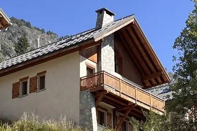 Image de Nouveau- Chalet spacieux – À 90 m des pistes, sauna privé et vue panoramique