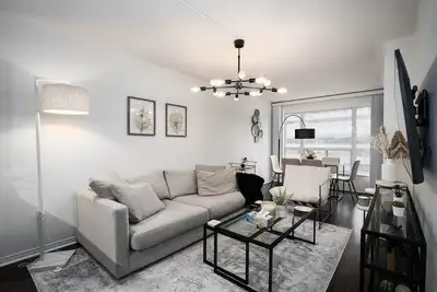 Image de Modern 2br Style + Balcony in Downtown Toronto