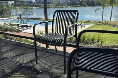Image de Exceptional one-bedroom apartment (the lake at your feet). Ideal for resting!