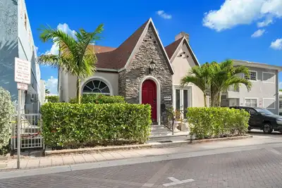 Image de Modern 3 Bedroom House In Hollywood Beach Castle
