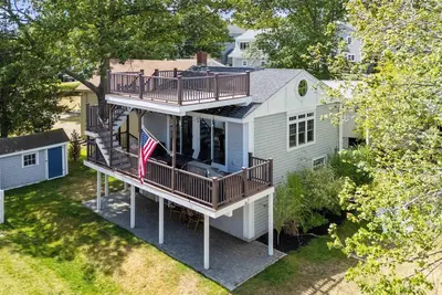 Image de Spirit Sail Quarters – A Classic Coastal Retreat in the Heart of the Nubble