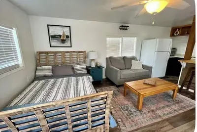 Image de Lpc 4 Vintage Fishing Cabin, Lake View, Boat Parking, close to boat ramp, slps 2