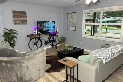 Image de Freshly remodeled 3 Bedroom close to Mtb trails and town