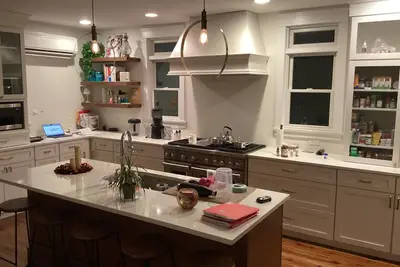 Image de 3 bedroom house. Ac in Village of Montgomery. Safe location. Gourmet kitchen.