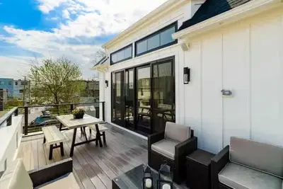Image de Jungle House Designer Residences – Downtown Columbus