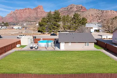 Image de Private Zion Stay: Pool, Fire-Pit, Bbq Grill, + Red Rock Views