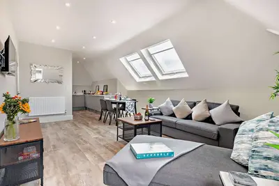 Image de Sobo Loft – Sleek Southbourne 2-Bed Near to Beach
