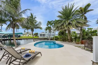 Image de Enchanting Retreat - Pine Island Paradise - Roelens