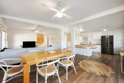 Image de Magnolia Homestead: 5br walk to Cbd. Luxurious, spacious, comfortable, family