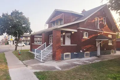Image de Home in Niagara falls. 3 bed, 3 bedrooms. close by Clifton Hill, Casino, the falls.
