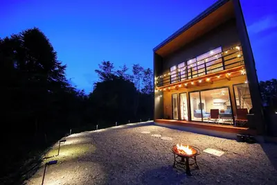 Image de Newly built in July 2025  Contrast of forest and light  Premium stay  Bonfire  Bbq  14 people  / Minamitsurugun Yamanashi