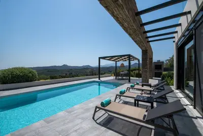 Image de Thrilling Crete Villa | Villa Imperial Haven | 5 Bedrooms | Spacious Furnished