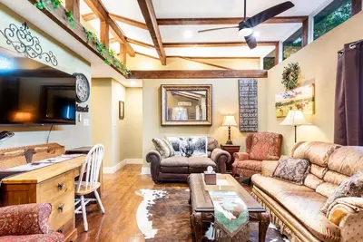 Image de Stockyards Longhorn House, 1/8 mi to Stockyards-Sleeps up to 11-add 10 next door