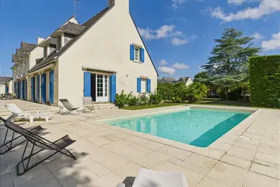 Image de 650m de la mer-Grande maison pour 10 avec piscine