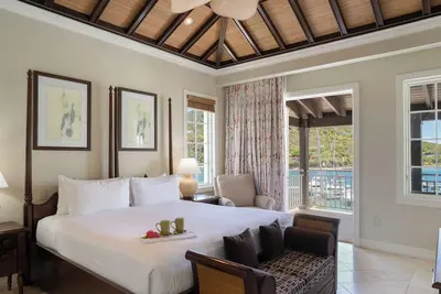 Image de Spacious Room with Balcony for Seaside Relaxation & Romantic Escapes