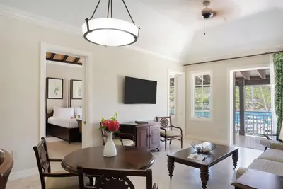 Image de Escape to Balcony Room with Endless Ocean Views and Island Tranquility | 4 Units