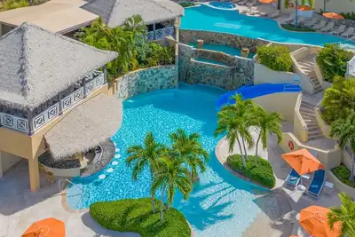 Image de 3 Balcony Rooms with Ocean Views Perfect for Peaceful Island Hideaways