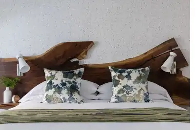 Image de Adventure & Relaxation at Field Guide Lodge | Walk to Downtown & Outdoor Trails
